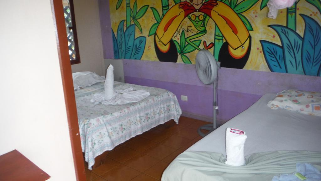 Cabinas Miss Miriam 1 Tortuguero Exterior photo