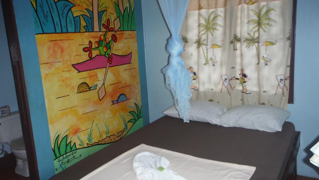 Cabinas Miss Miriam 1 Tortuguero Exterior photo