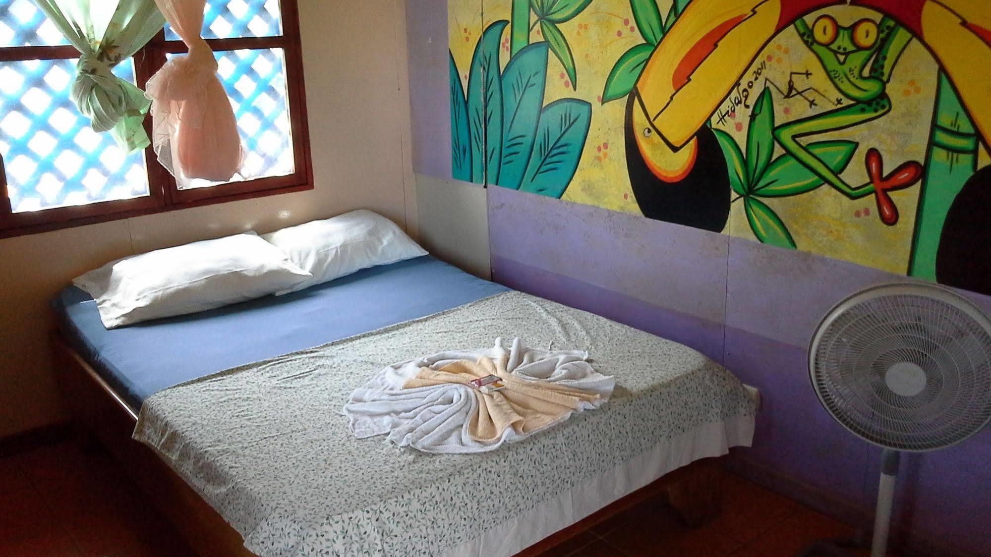 Cabinas Miss Miriam 1 Tortuguero Exterior photo