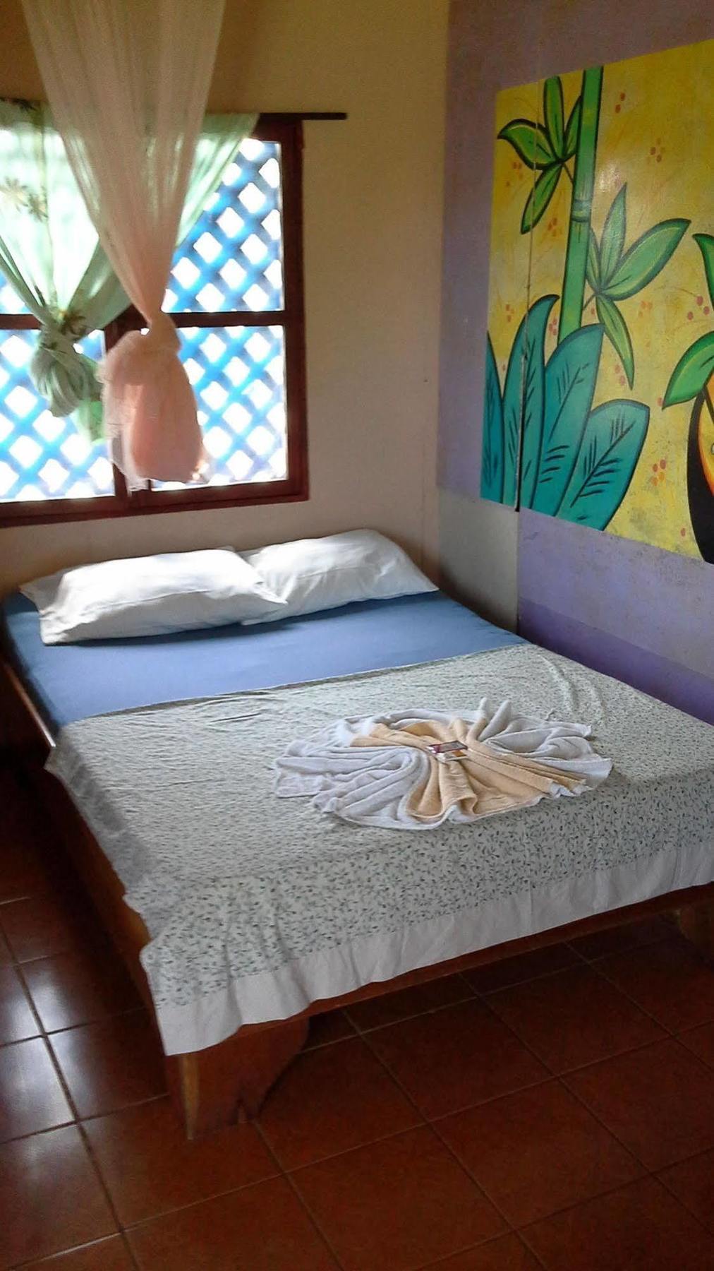 Cabinas Miss Miriam 1 Tortuguero Exterior photo