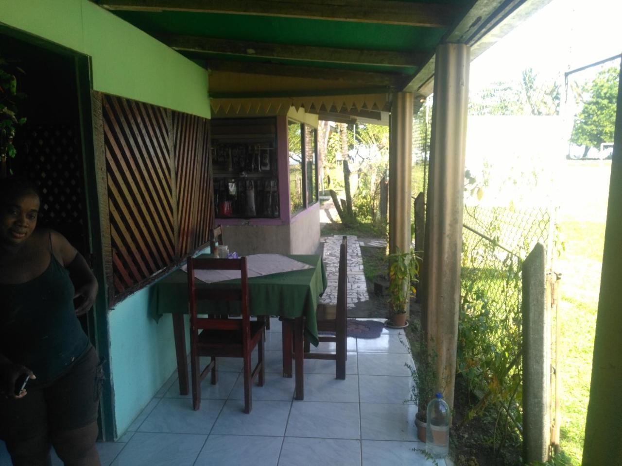 Cabinas Miss Miriam 1 Tortuguero Exterior photo